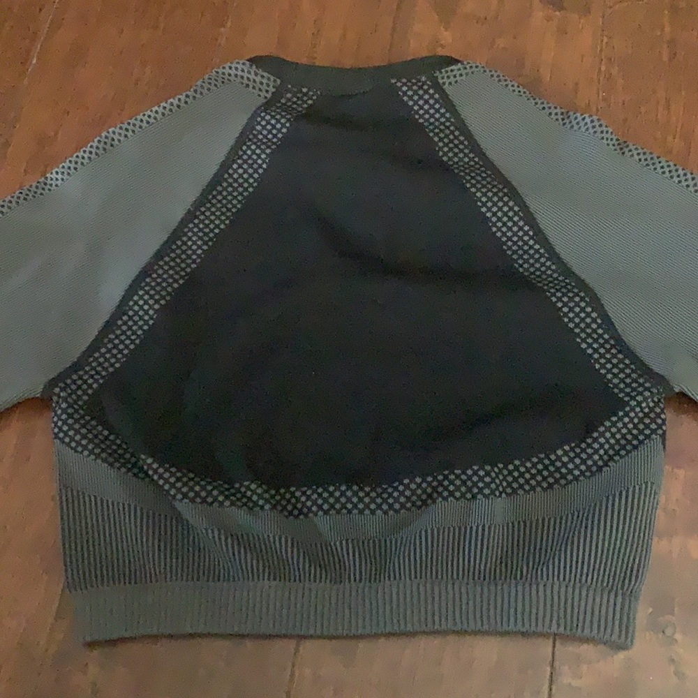 Cropped Workout Top - image 3